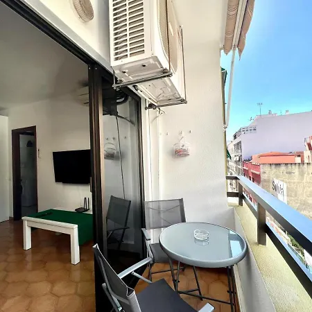 아파트 Three Bedroom In Center Of Cruz With Wifi And Parking Place 산타크루스데 테네리페